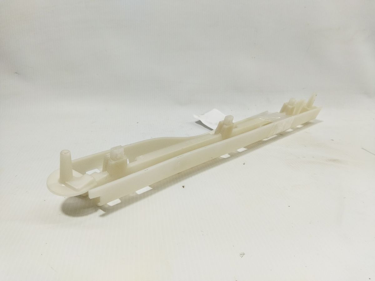 Model 3 Крепление обшивки стойки передней правой Tesla Model 3 2020-2024 153593500B Tesla Model 3 2