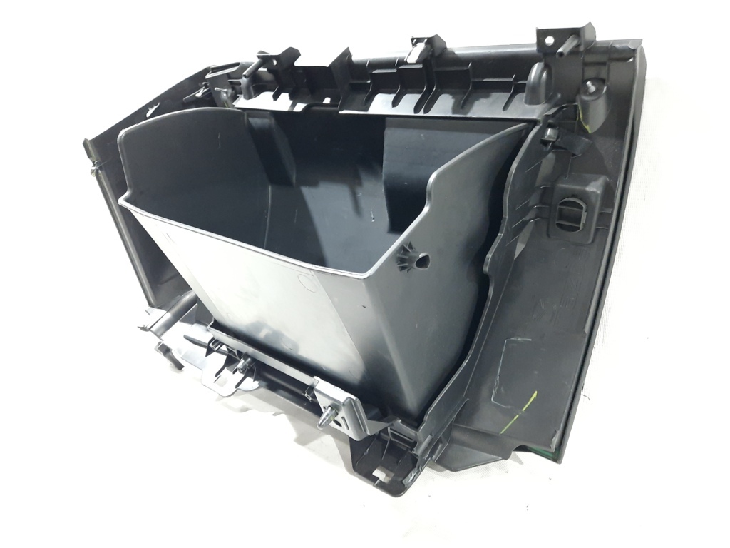 3 Бардачок Mazda 3 2014-2016 BHN164030C02 Mazda 3 5