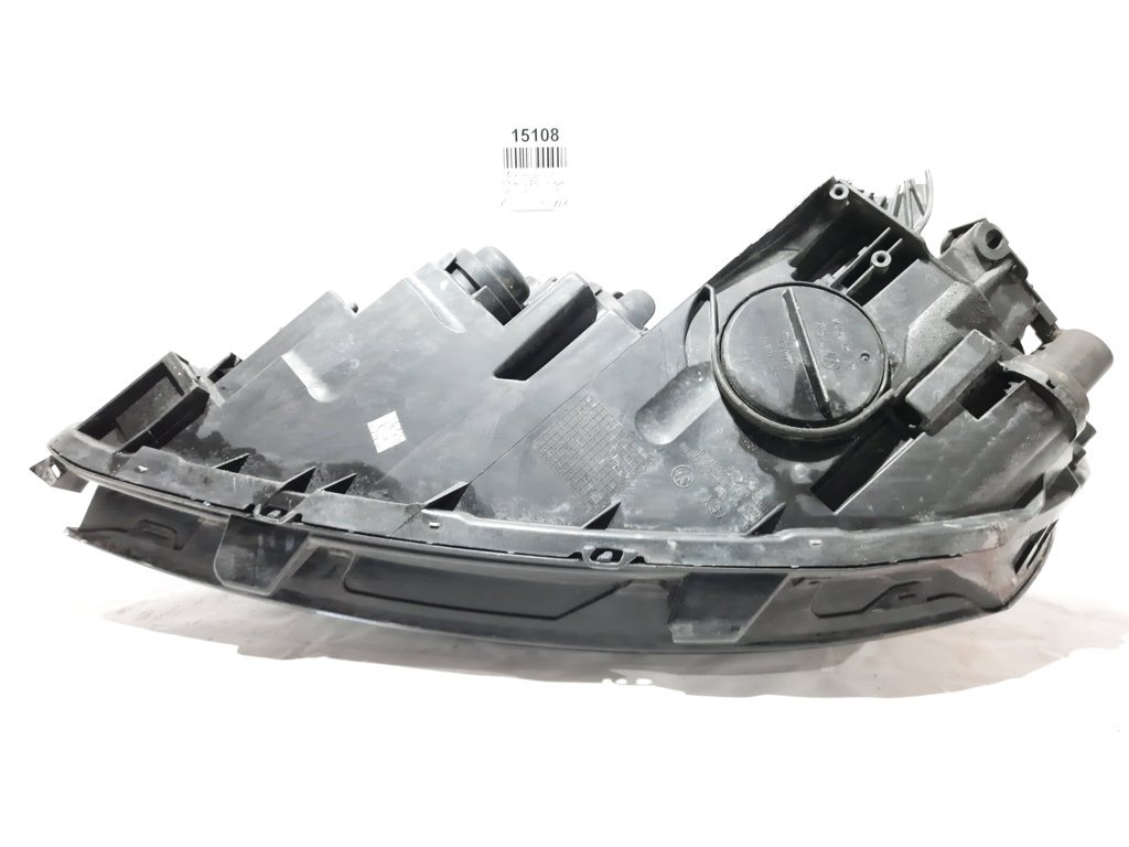 Товары с дефектами Фара передняя правая (дефект) Volkswagen Passat S 2012-2015 561941006D Volkswagen Passat S 32