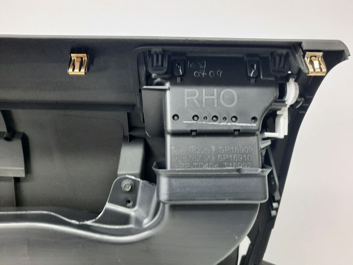 Volt Торпеда Chevrolet Volt 2013-2015 22893802 Chevrolet Volt 7