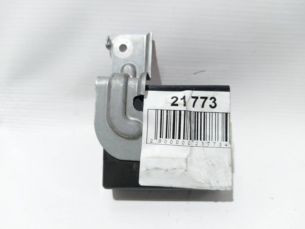 Prius c. Блок электронный Toyota Prius C 2012-2013 8657252010 Toyota Prius C