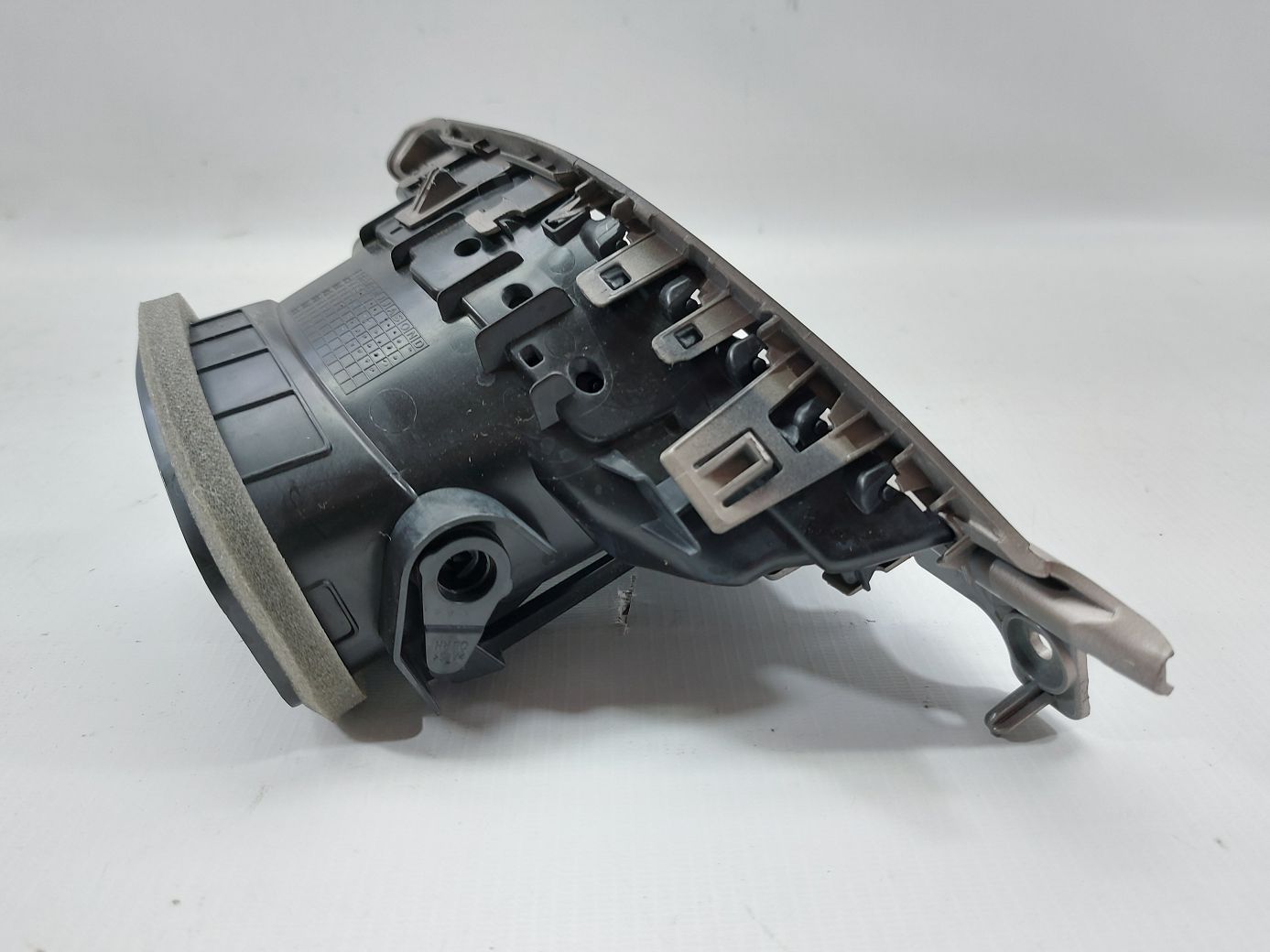 Cherokee Воздуховод торпеды правый Jeep Cherokee 2014-2018 75528A01 Jeep Cherokee 5