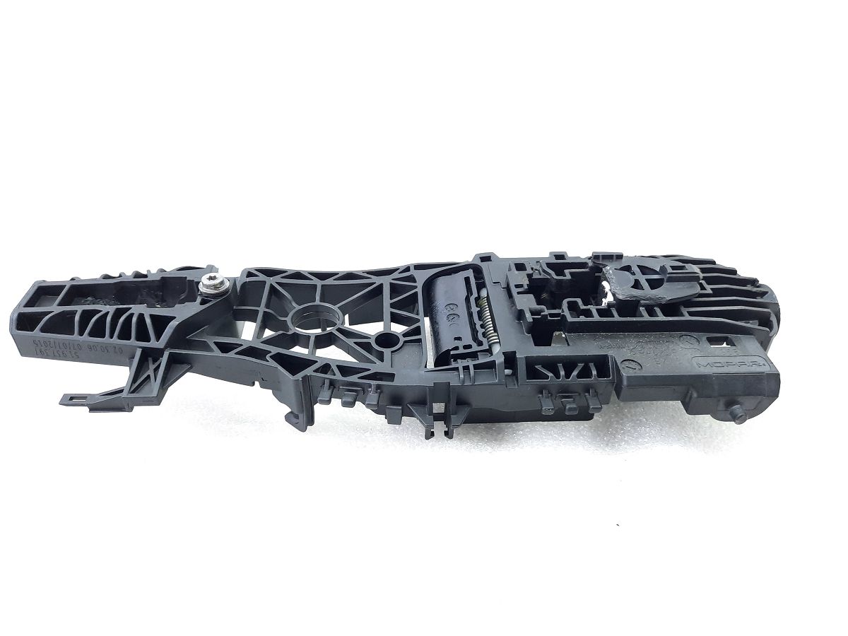 500 l Кронштейн ручки двери задней левой внешняя Fiat 500L 2014-2020 68260375AA Fiat 500L 4
