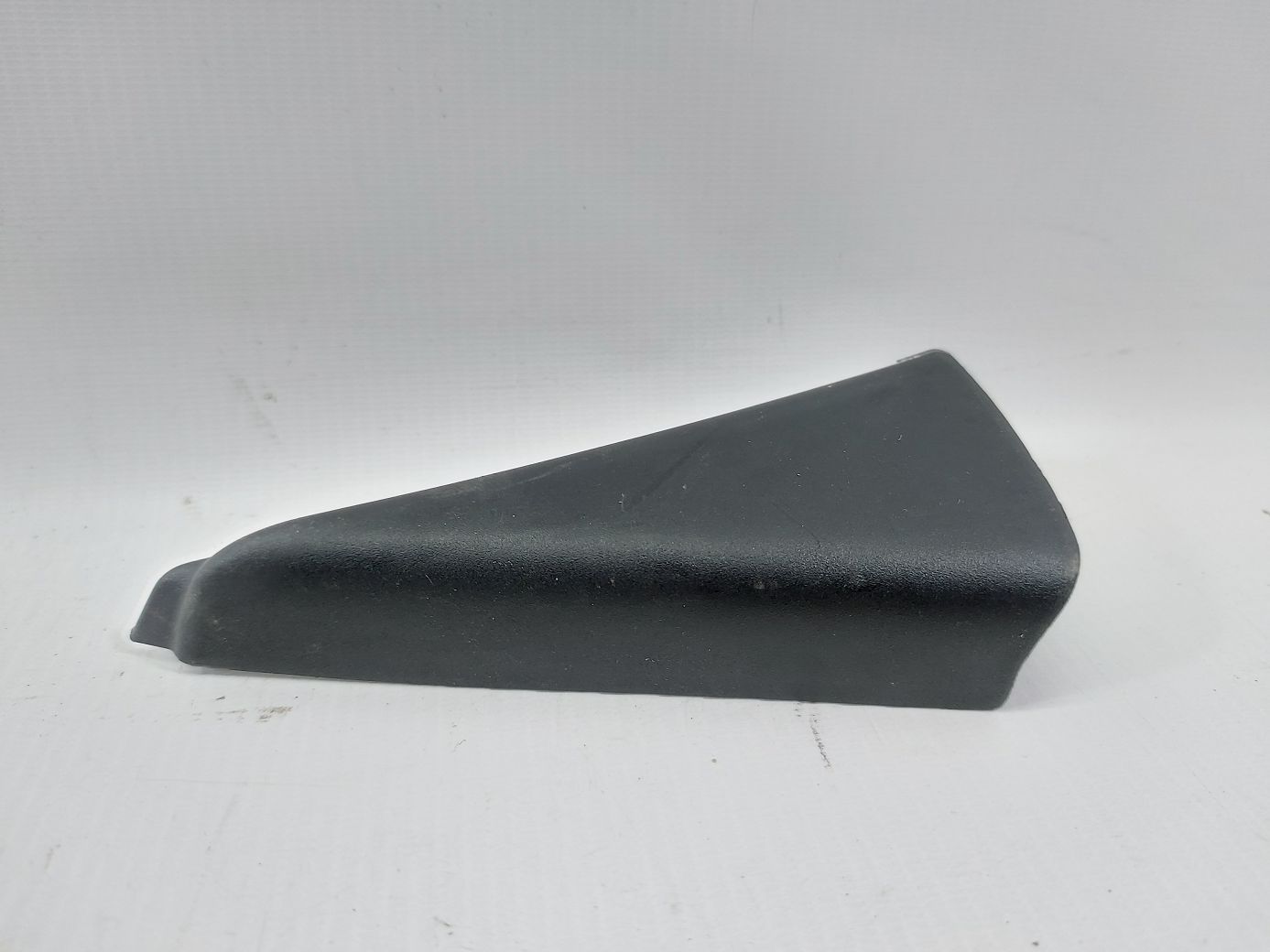 Dart Уголок двери задней правой внутренний Dodge Dart 2013-2016 1TR42DX9AA Dodge Dart 2