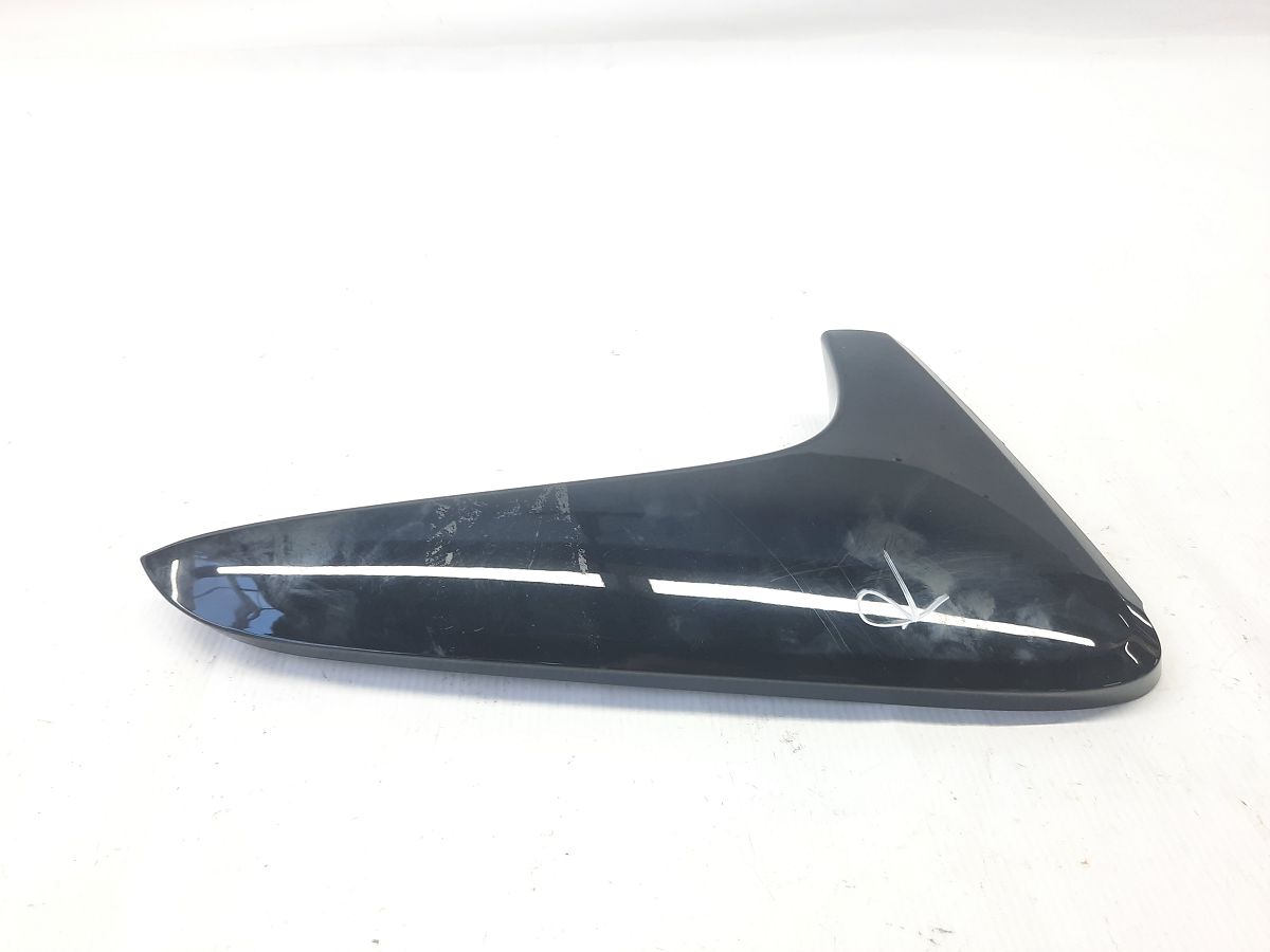 Trax. Молдинг кришки багажника зовнішній правий Chevrolet Trax 2015-2021 95316368 Chevrolet Trax