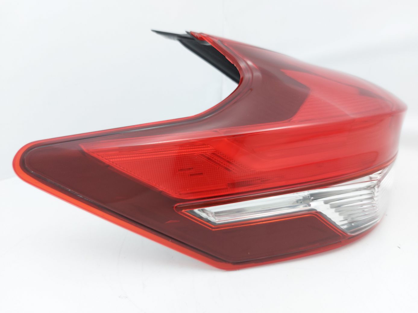 Задние фонари Фонарь задний левый наружный Nissan Kicks 2018-2021 265555RL0A Nissan Kicks 3