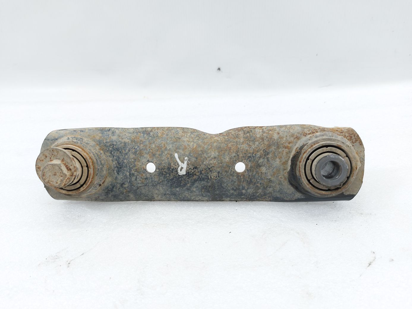 Regal. Рычаг задней повески передний нижний левый/правый Buick Regal 2011-2017 13219171 Buick Regal