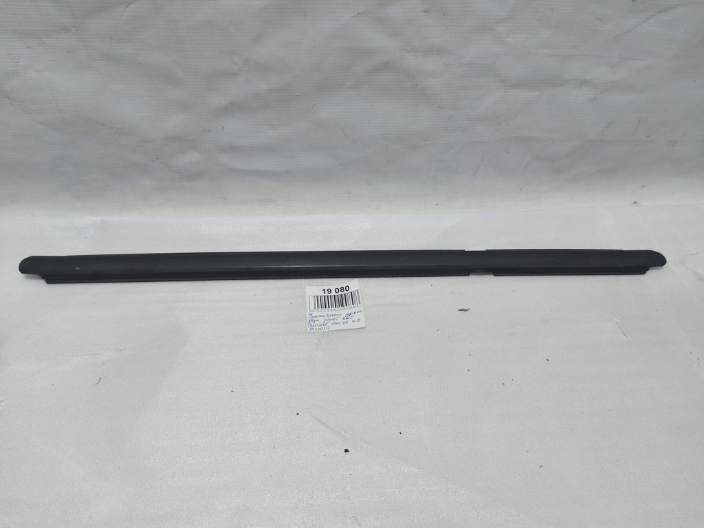 Cruze Ущільнювальна гумка дверей задньої лівої Chevrolet Cruze 2016-2019 84220315 Chevrolet Cruze 6