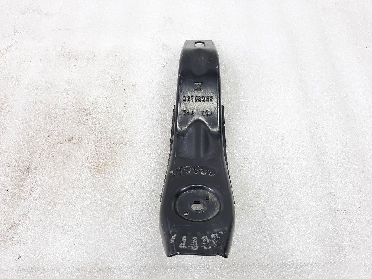 Ats. Кронштейн задней подвески Cadillac ATS 2013-2016 84034727 Cadillac ATS