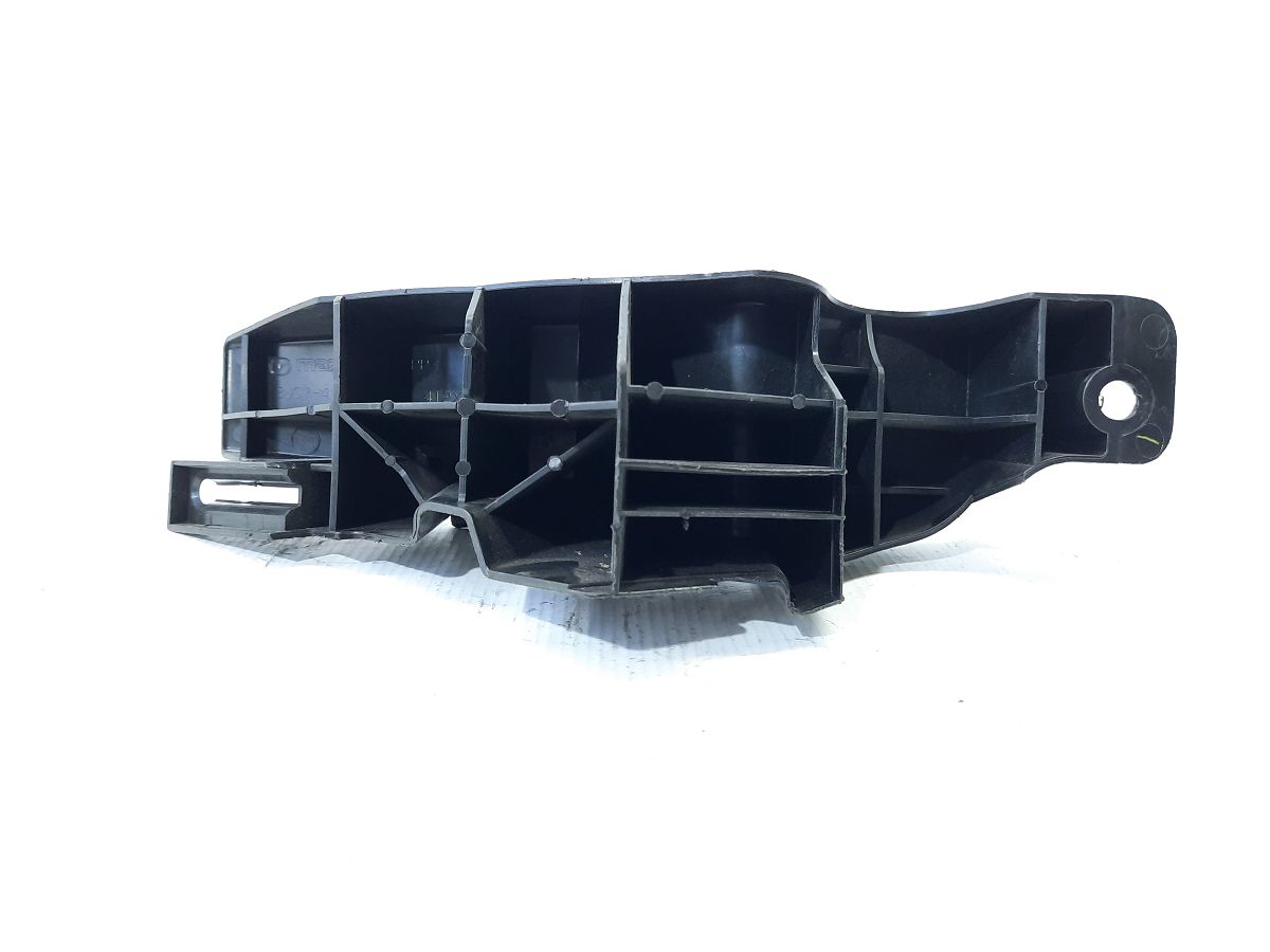 3. Накладка для відпочинку ноги Mazda 3 2014-2015 BJS741631 Mazda 3