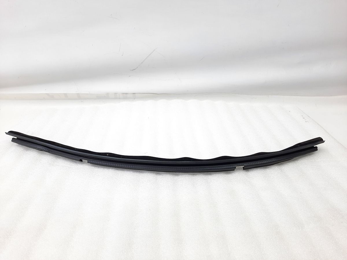 500. Уплотнительная резинка стекла двери передней левой внутренняя Fiat 500 2012-2019 68084878AC Fiat 500