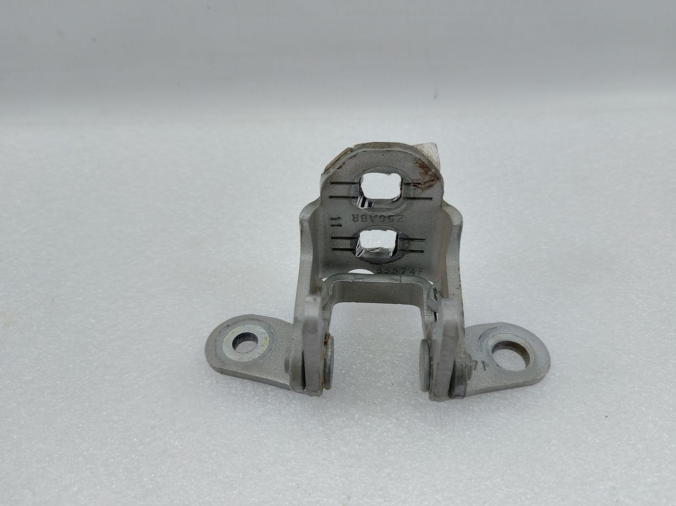 Compass. Петля двери передней правой верхняя (узкая) Jeep Compass 2007-2017 5074257AB Jeep Compass