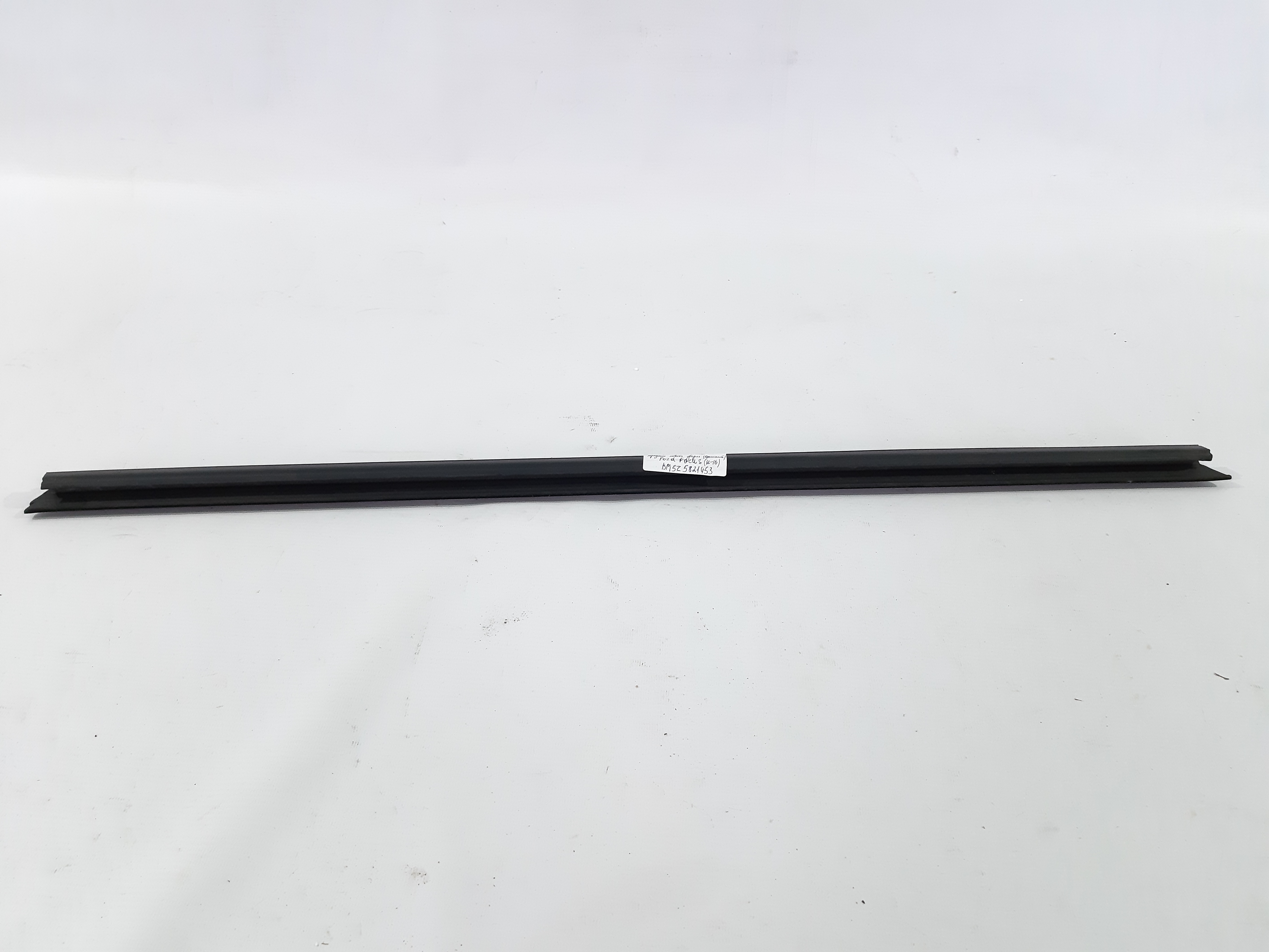 Focus Уплотнитель стекла внутренний двери передней левой Ford Focus 2012-2018 BM5Z5821453B Ford Focus 2