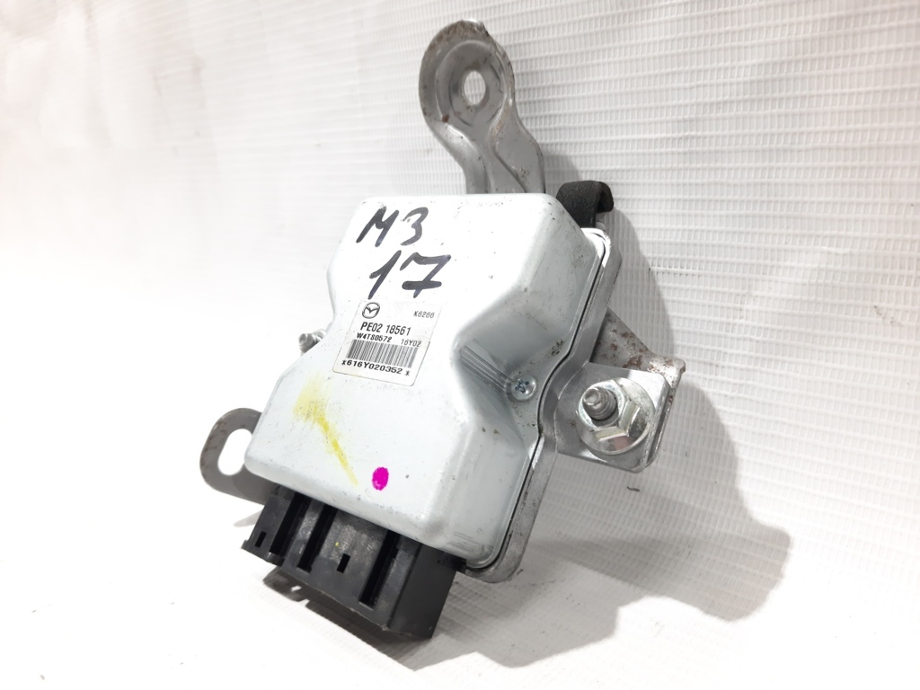 3 Блок управління паливною системою Mazda 3 2013-2019 PE0218561 Mazda 3 7