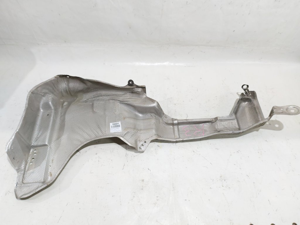 Passat s Термоэкран средней части глушителя Volkswagen Passat S 2012-2018 561825721 Volkswagen Passat S 8