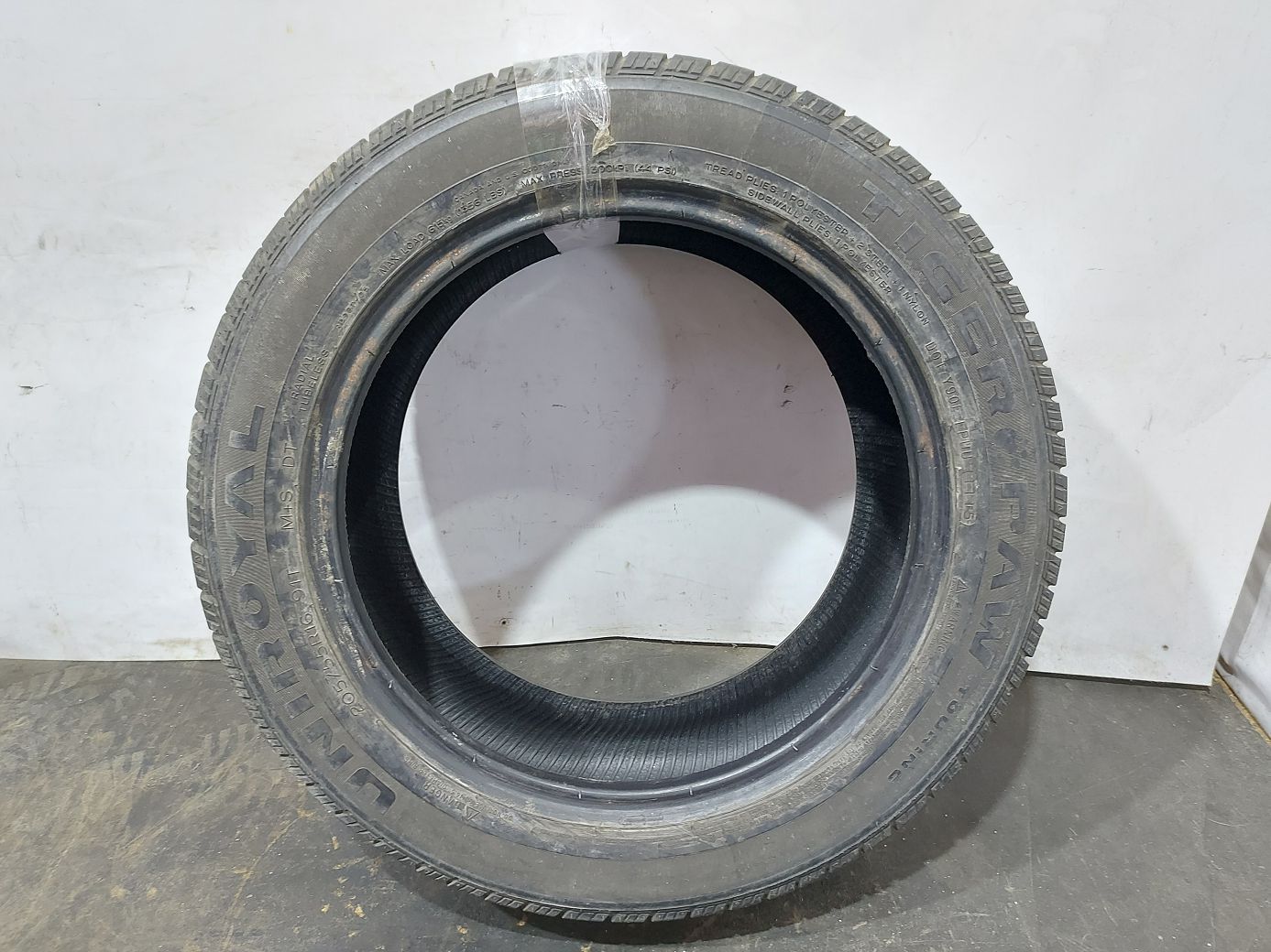 Летние шины. Резина Tiger Paw Uniroyal (6mm) 205/55R16 (Лето)