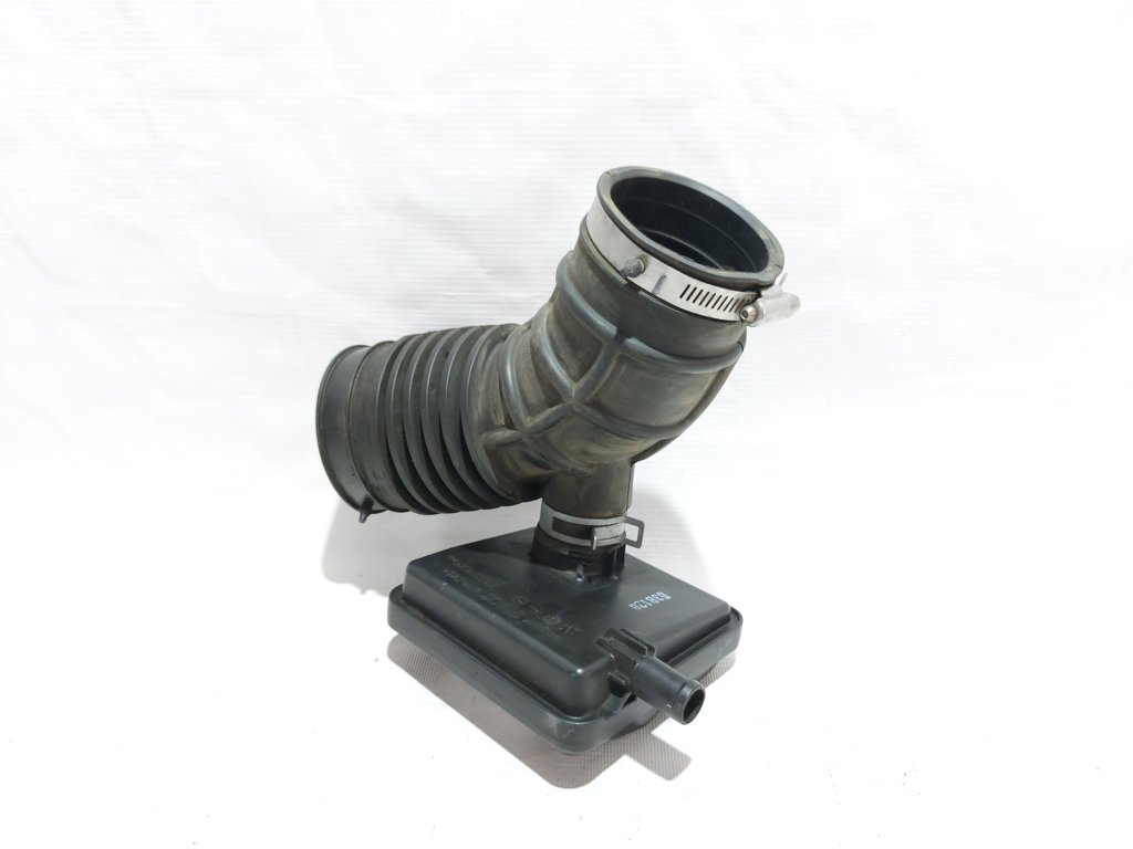 Altima. Повітряний резонатор Nissan Altima 2013-2018 165763TA0C Nissan Altima