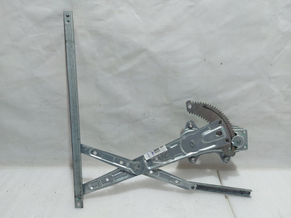 Versa Стеклоподъемник двери передней правой Nissan Versa 2012-2019 807201HL0A Nissan Versa 4