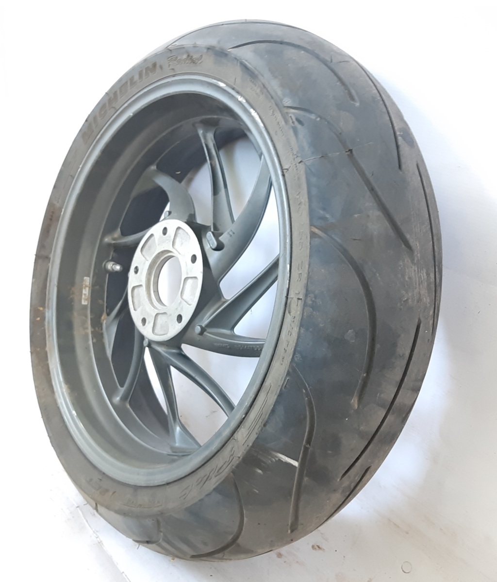 R 1200 r Заднє колесо BMW R1200 R 2011-2014 71607709396 BMW R1200 R 2