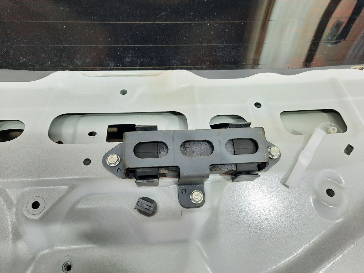 Insight Кришка багажника Honda Insight 2010-2011 68100TM8A90ZZ Honda Insight 4