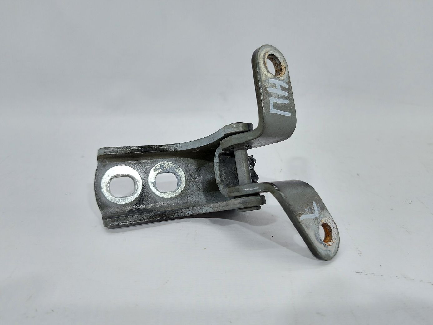 Volt Петля дверей передньої лівої/правої нижня Chevrolet Volt 2011-2015 20992731 Chevrolet Volt 3