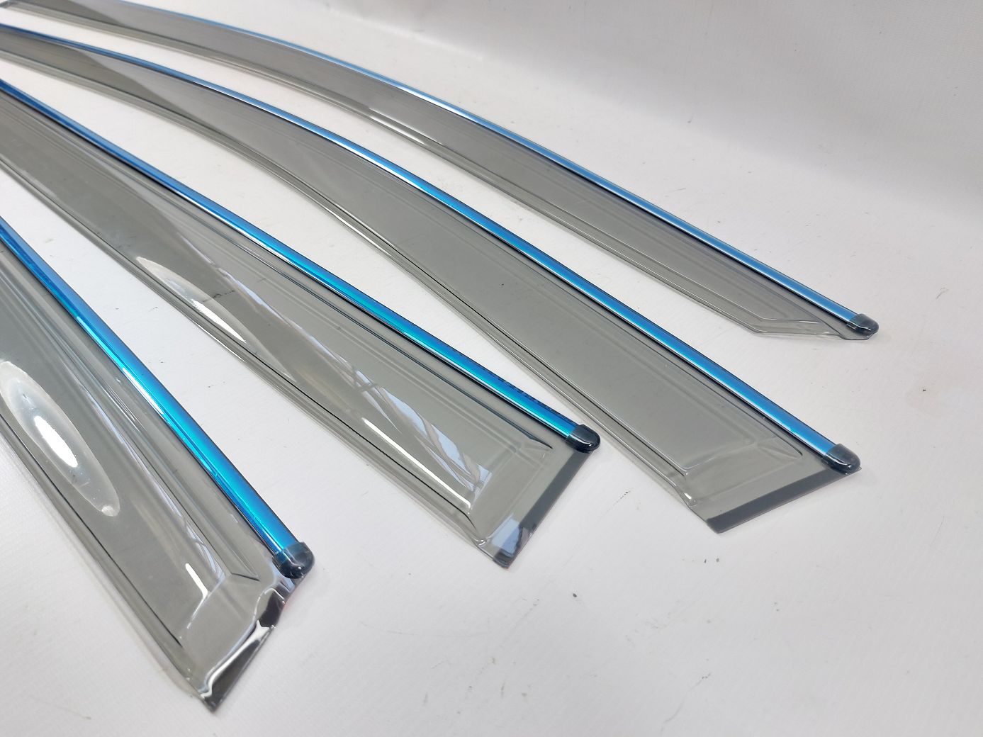 Ветровики боковых стекол Дефлекторы окон (дефект) Volkswagen dflc00010 Volkswagen ID.6 Crozz 2