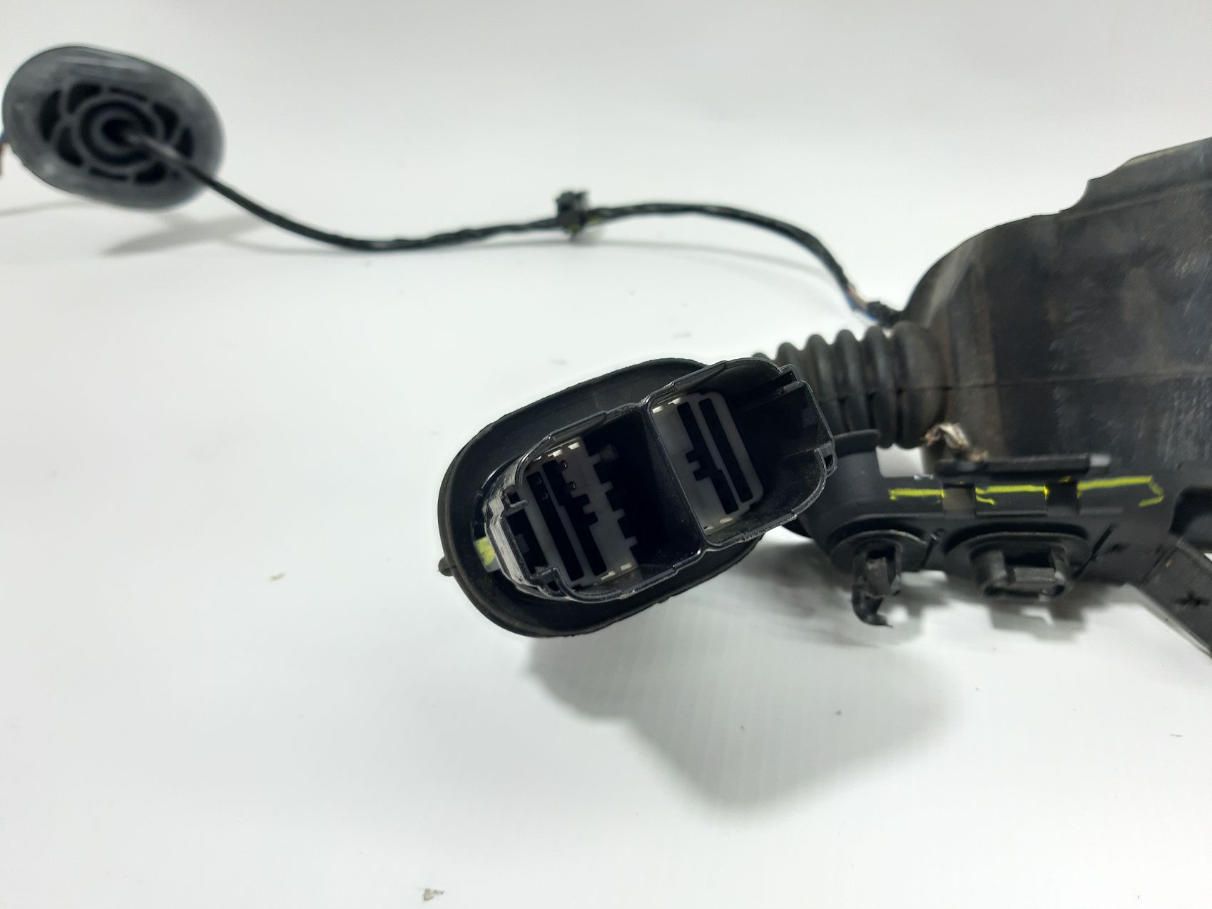 Fiesta Проводка дверей задньої лівої Ford Fiesta 2011-2019 AE8T14633AF Ford Fiesta 3