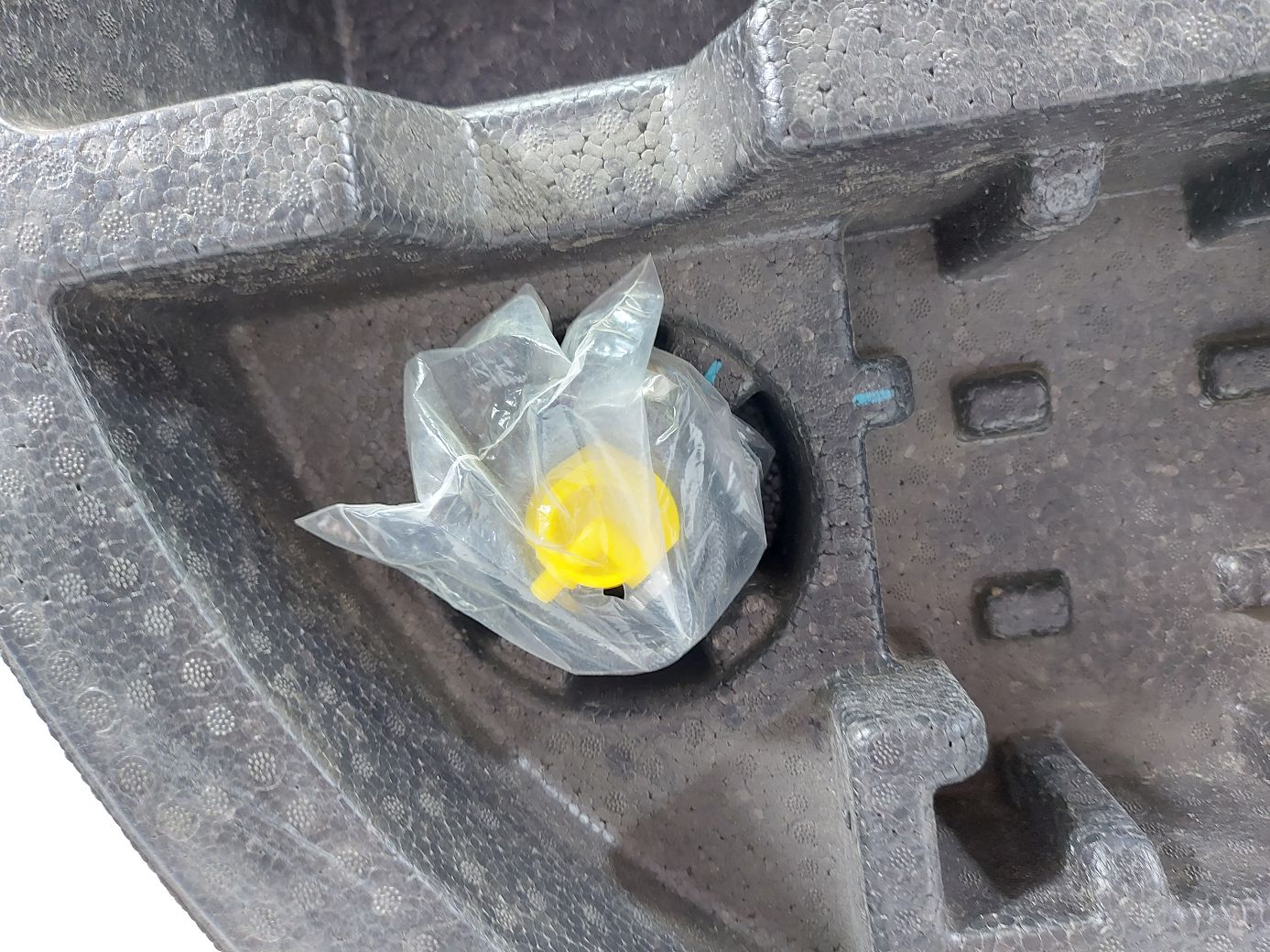 Forte Вставка колеса запасного під домкрат Kia Forte 2014-2017 09149A7000 Kia Forte 3