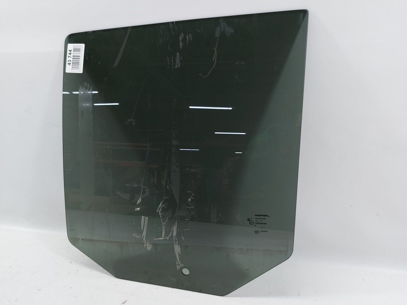Compass. Стекло двери задней левой тонированное Jeep Compass 2007-2017 5074225AC Jeep Compass