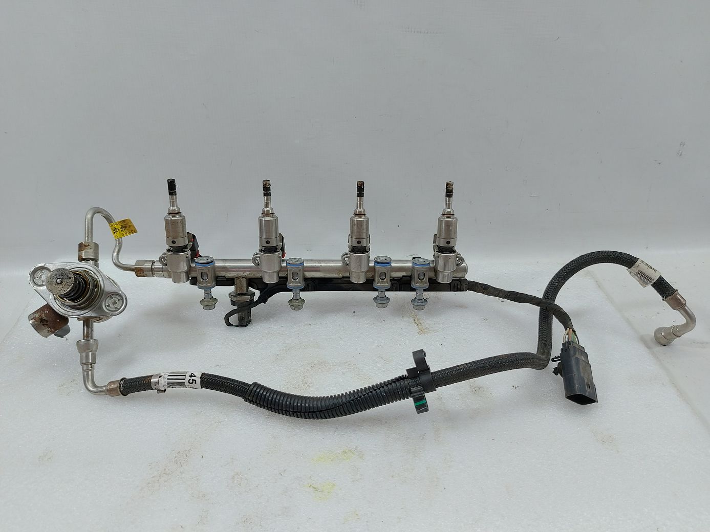 Malibu. Паливна рампа Chevrolet Malibu 2013-2014 12627090 Chevrolet Malibu