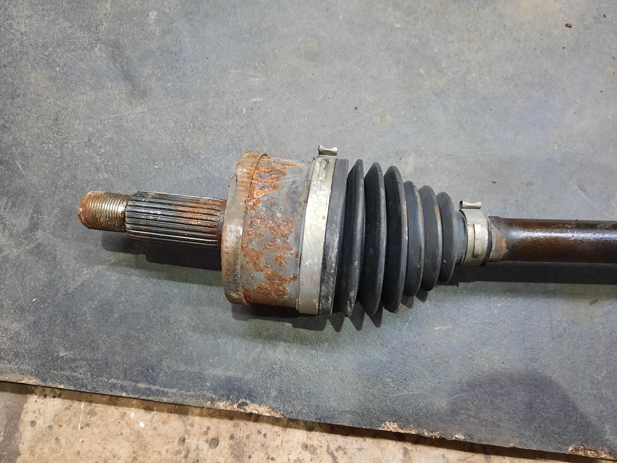 Товари з дефектами Напіввісь передня права (дефектна) Dodge Charger 2006-2021 4578600AB Dodge Charger 2