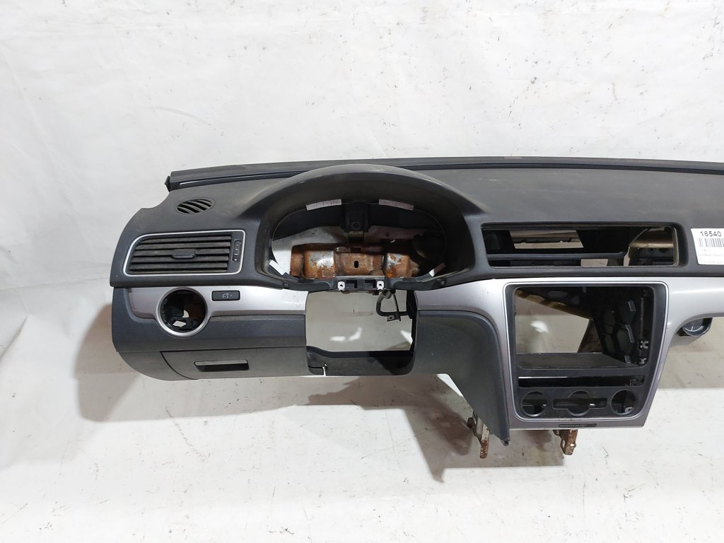 Passat s Торпеда Volkswagen Passat S 2012-2015 561857003L81X Volkswagen Passat S 10