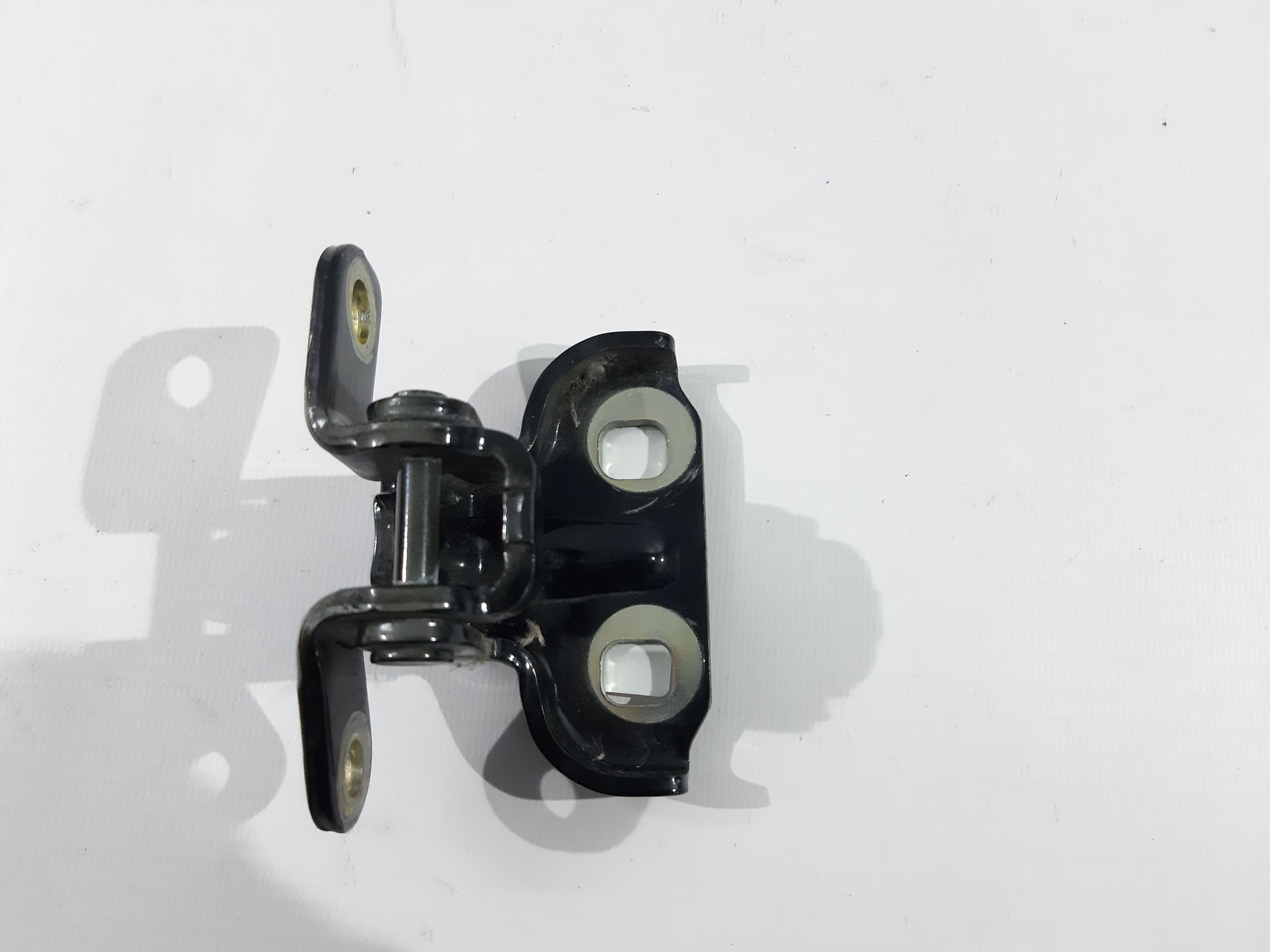 Trax Петля верхняя двери задней левой Chevrolet Trax 2015-2018 13501713 Chevrolet Trax 2