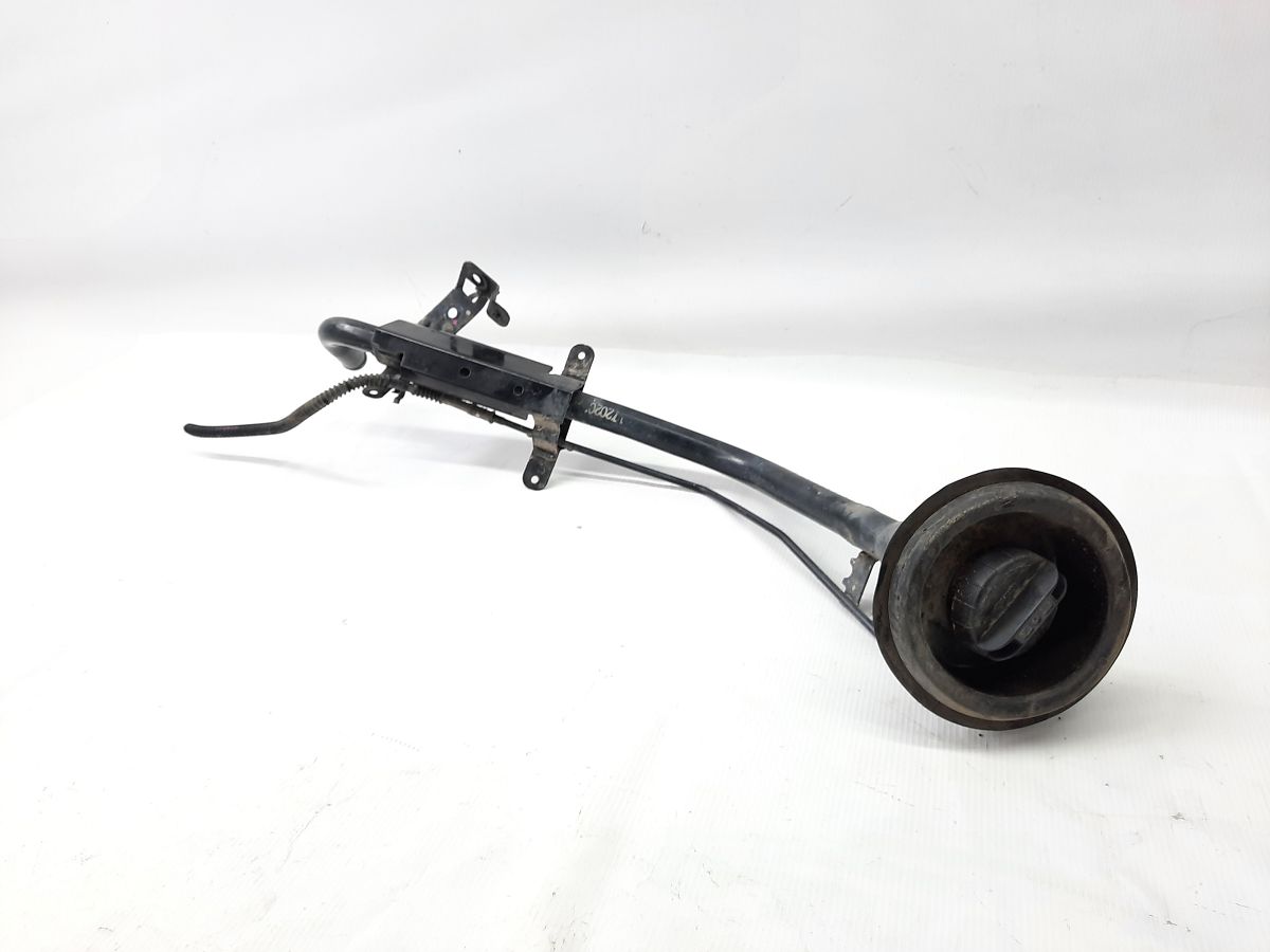 Sentra. Заливная горловина Nissan Sentra 2016-2019 172204AF1A Nissan Sentra