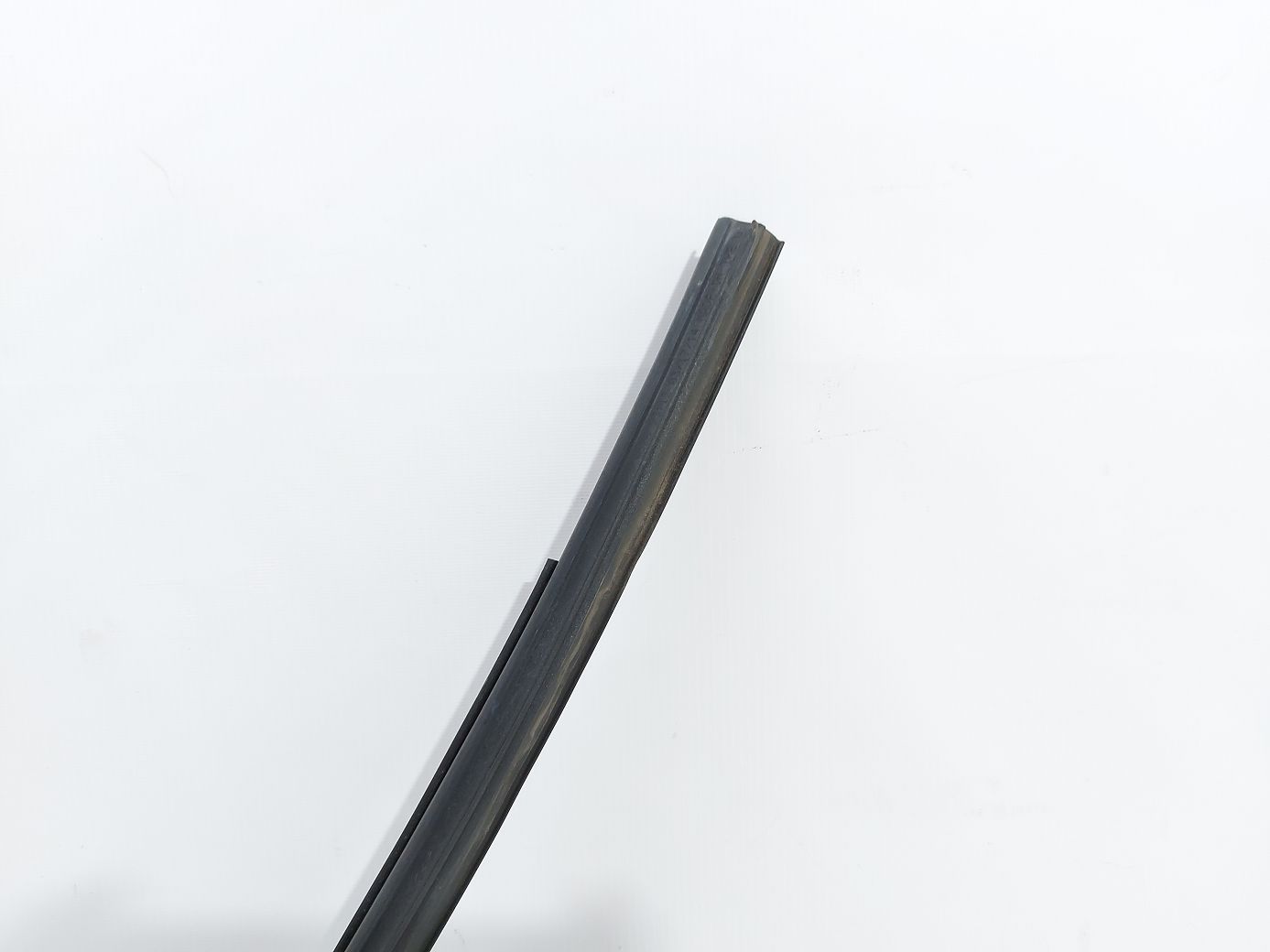 Patriot Ущільнювач скла верхній (лазури) двері передньої лівої Jeep Patriot 2007-2010 5067769AD Jeep Patriot 8