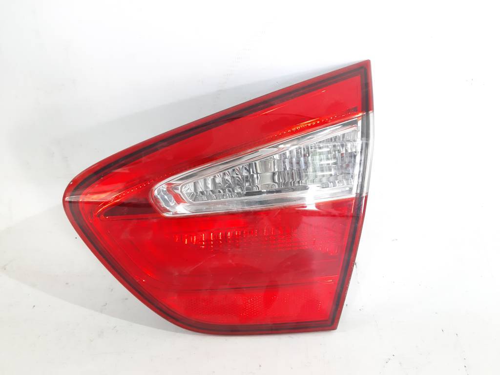 Rio. Ліхтар кришки багажника правий Kia Rio 2012-2017 924041W200 Kia Rio