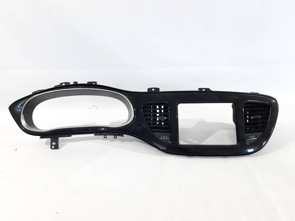 Dart. Накладка панелі приладів з повітропроводами Dodge Dart 2013-2019 1ZV22LR5AB Dodge Dart