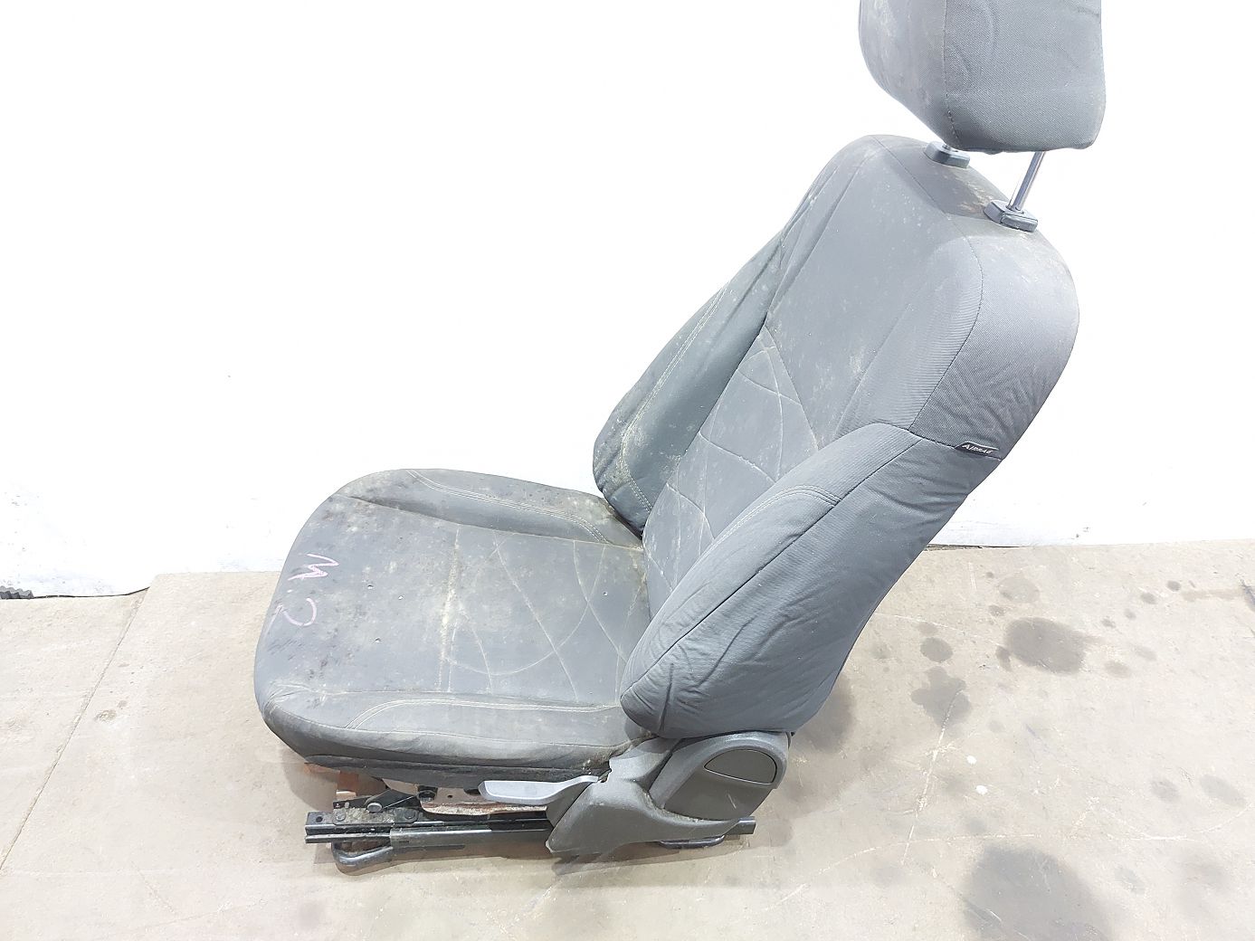 Fiesta sedan Сидение водителя Ford Fiesta sedan 2014-2019 D2BZ5464417AA Ford Fiesta sedan 4