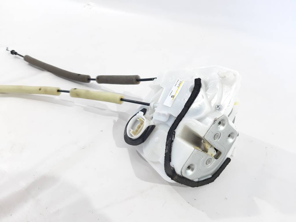 Yaris Замок двері задньої лівої Toyota Yaris 2016-2019 69060WB001 Toyota Yaris 3