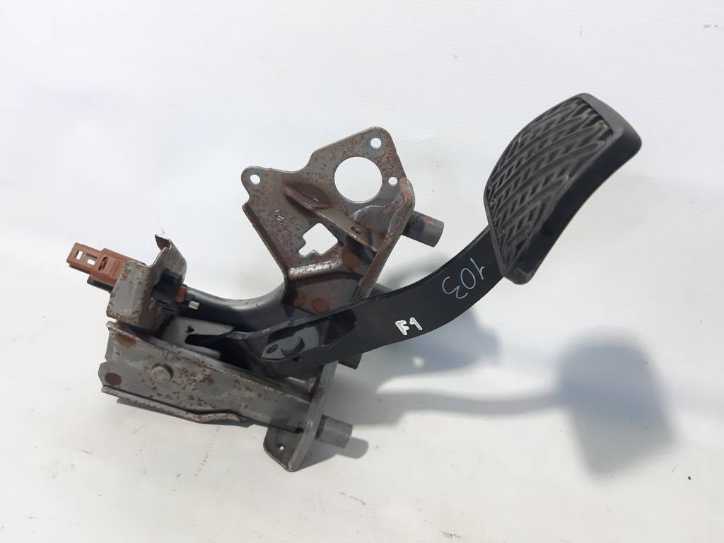 Sentra Педаль тормоза Nissan Sentra 2013-2019 465013RA0B Nissan Sentra 17