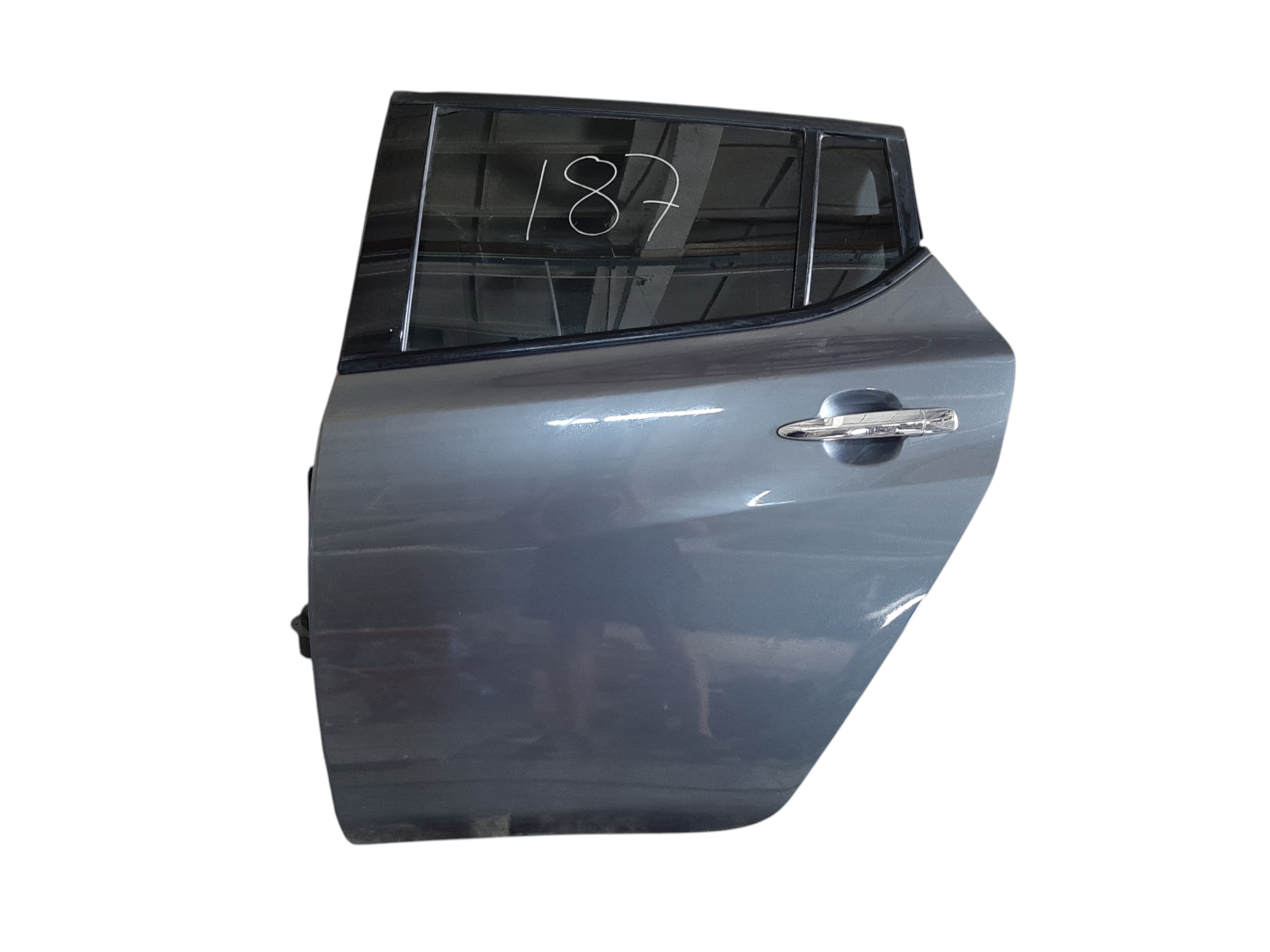 Leaf. Двері задні ліві Nissan Leaf 2018-2025 821015SF0A Nissan Leaf