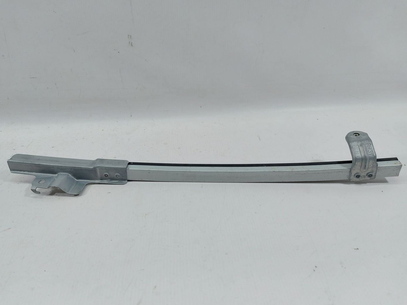 Versa note Напрямне скло дверей задньої лівої (салазки) Nissan Versa Note 2014-2017 823853VA0A Nissan Versa Note 1