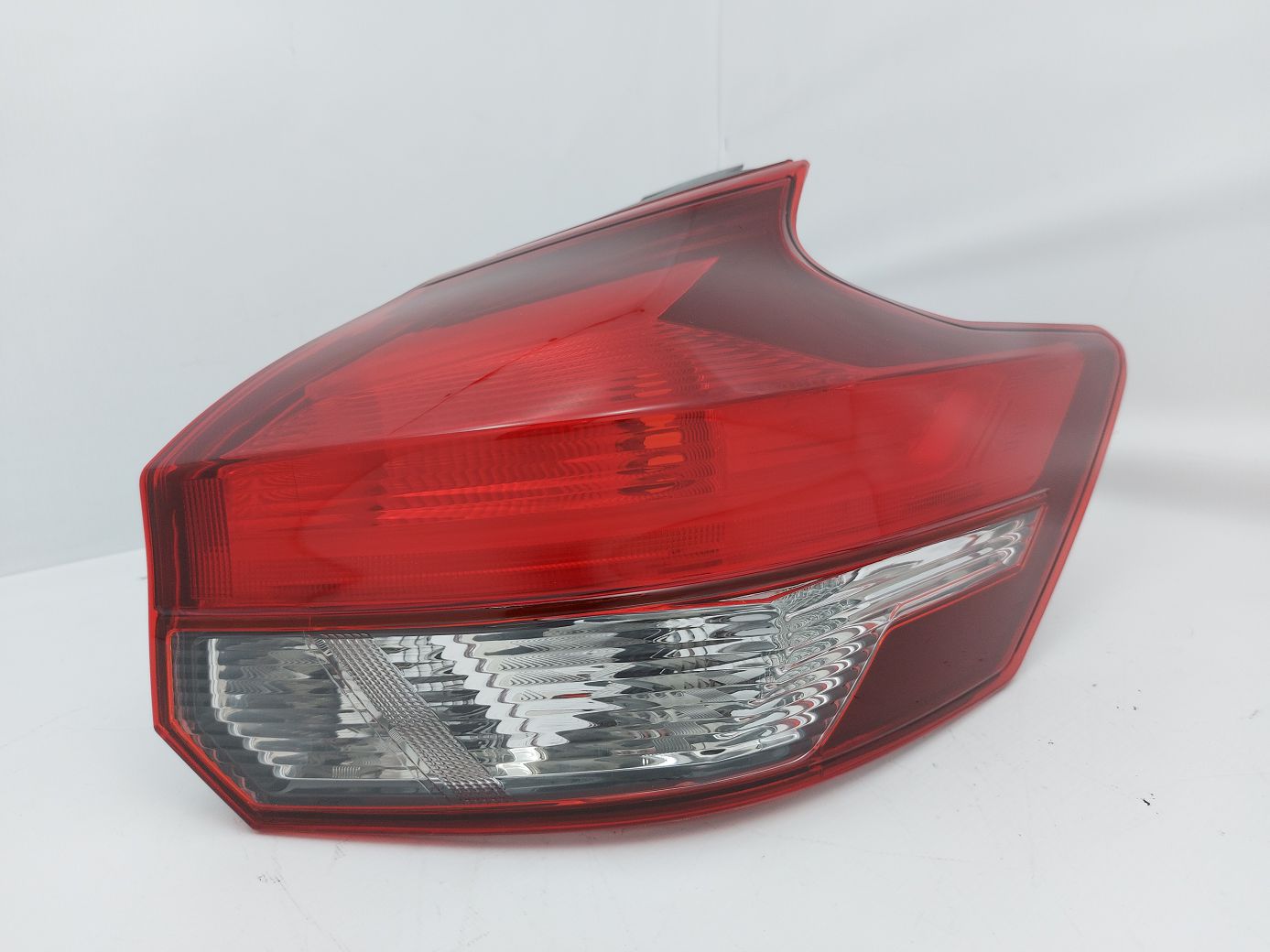 Задние фонари Фонарь задний правый наружный Nissan Kicks 2018-2021 265505RL0A Nissan Kicks 1
