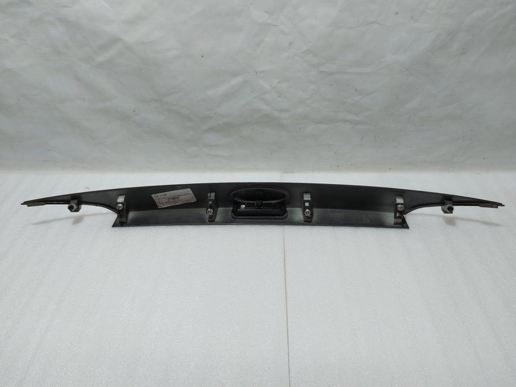 Focus Накладка крышки багажника с кнопкой открытия Ford Focus 2011-2019 CV6Z5443400AA Ford Focus 4