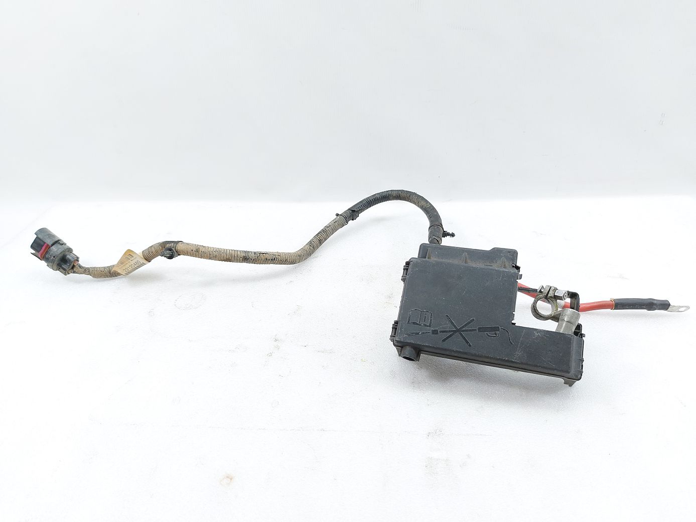 Regal. Клемник АКБ Buick Regal 2011-2017 84499606 Buick Regal