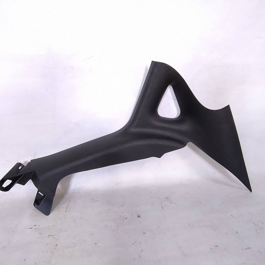 Dart Накладка стійки задньої права Dodge Dart 2013-2019 1SW46DX9AF Dodge Dart 30