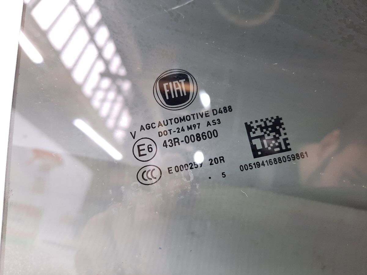 500 l Скло дверей задньої лівої Fiat 500L 2014-2020 68202124AA Fiat 500L 2