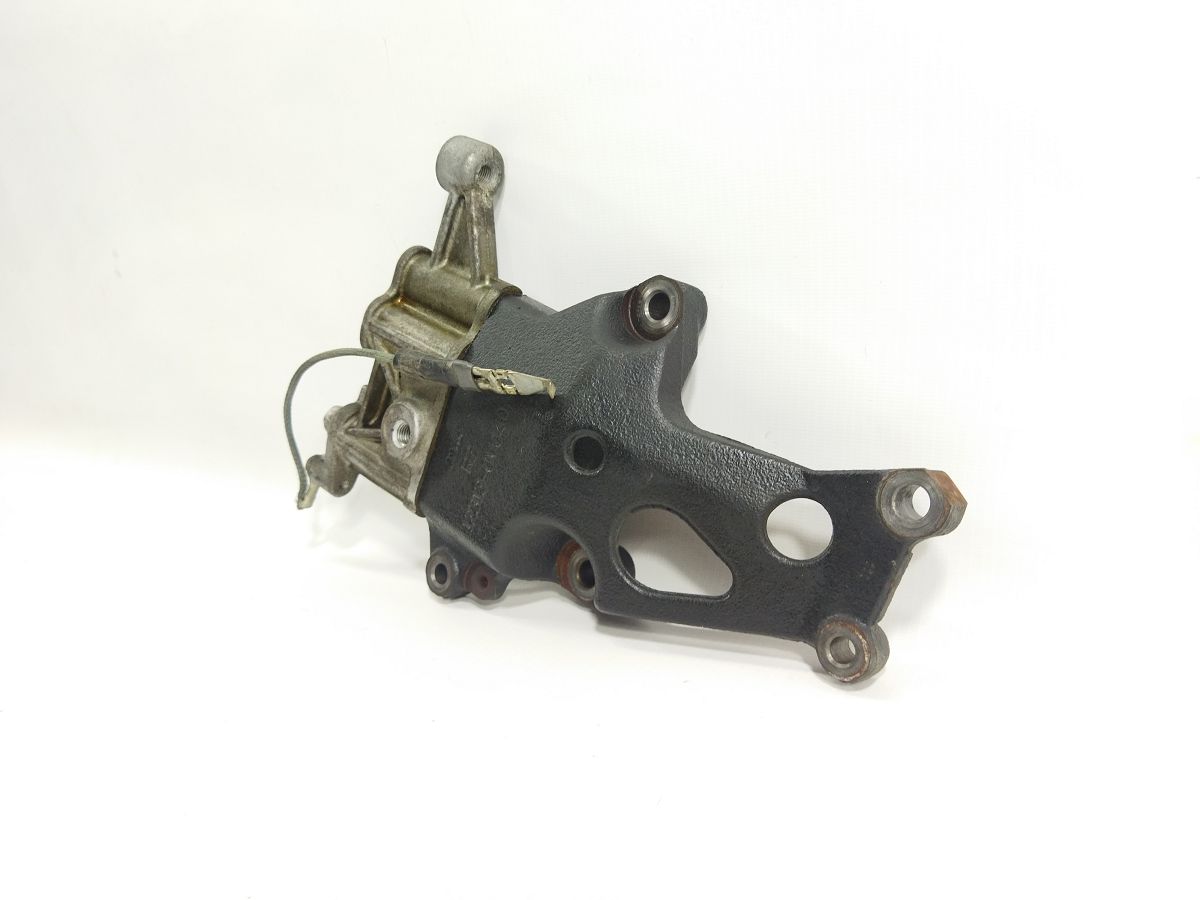 Camry Кронштейн подушки двигуна передній верхній Toyota Camry 2015-2017 123130V040 Toyota Camry 3