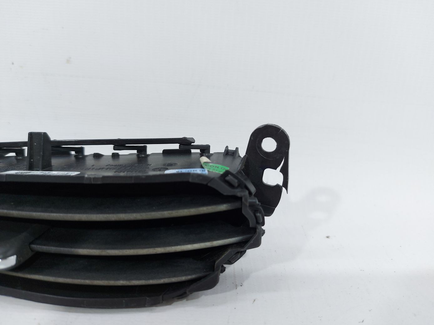 Malibu Решітка повітропроводу торпеди внутрішня ліва Chevrolet Malibu 2016-2021 84114174 Chevrolet Malibu 2 Malibu Решітка повітропроводу торпеди внутрішня ліва Chevrolet Malibu 2016-2021 84114174 Chevrolet Malibu 2