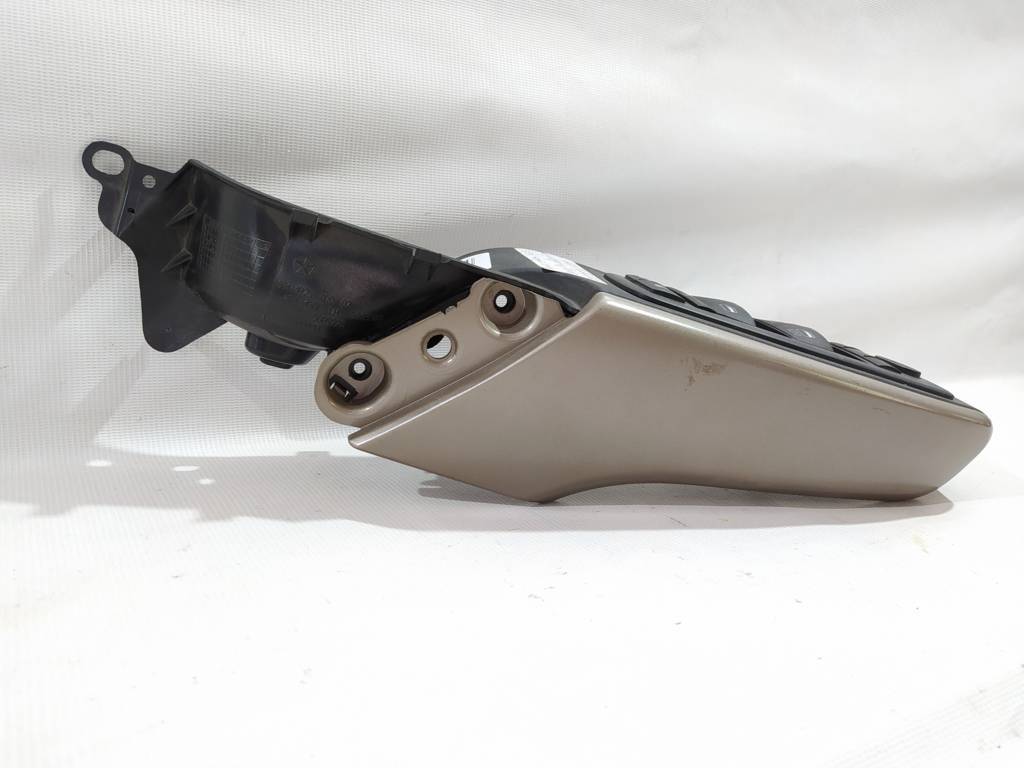 Grand cherokee Пульт двери левой Jeep Grand Cherokee 2014-2015 68184802AC Jeep Grand Cherokee 2